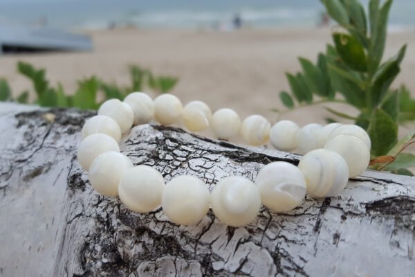 naturaliu akmenuku apyrankės